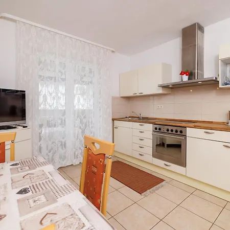 Stefica * Лопар