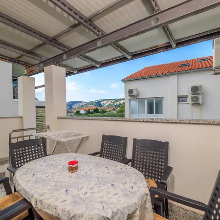 Stefica * Лопар