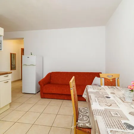 アパート Stefica