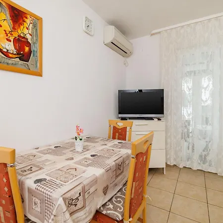 アパート Stefica ロパール